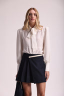 Bata Feminina com Cinto e Laço Solto - Jullia